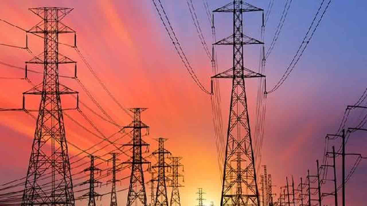 డిస్కమ్‌ల ప్రై‘వేటు’ కుట్ర