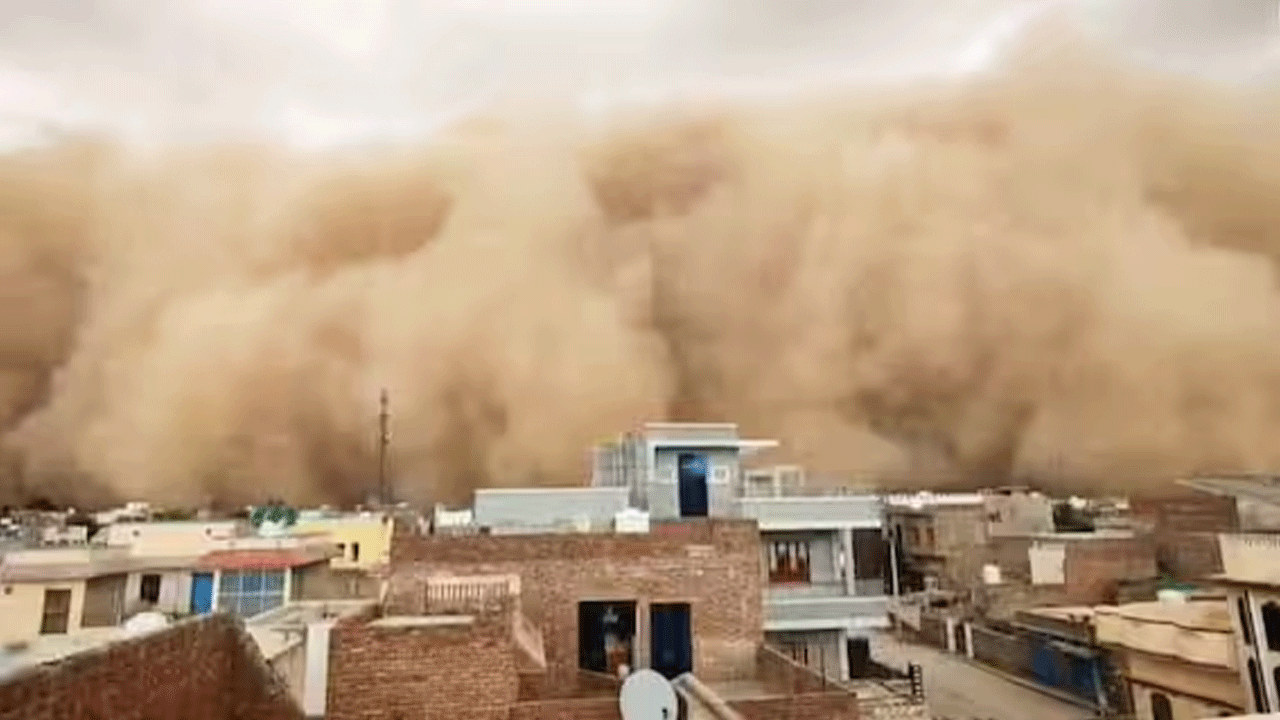 Sand Storm | రాజస్థాన్‌లో ఇసుక తుపాను బీభత్సం.. తీవ్రంగా ఇబ్బందిపడ్డ జనం..!