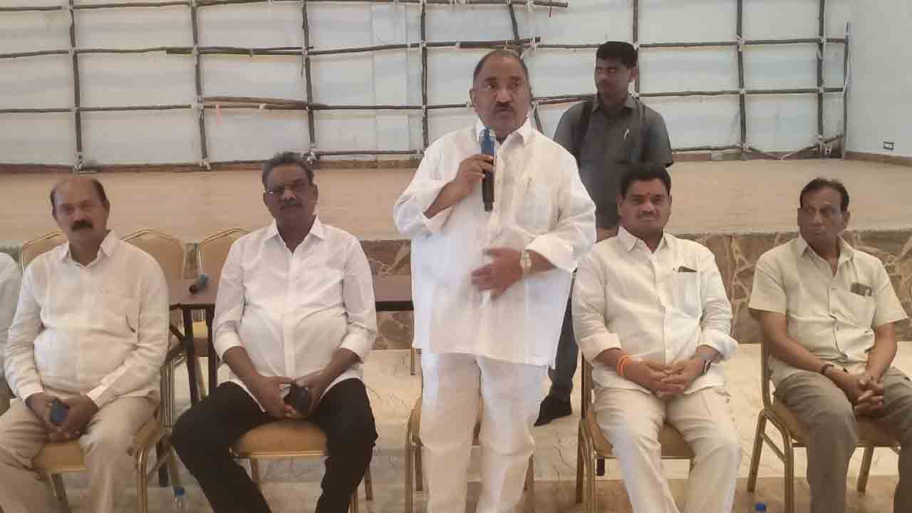 శంలోనే అతిపెద్ద పార్టీగా బీఆర్‌ఎస్‌ను విస్తరించేందుకు కేసీఆర్‌ కృషి