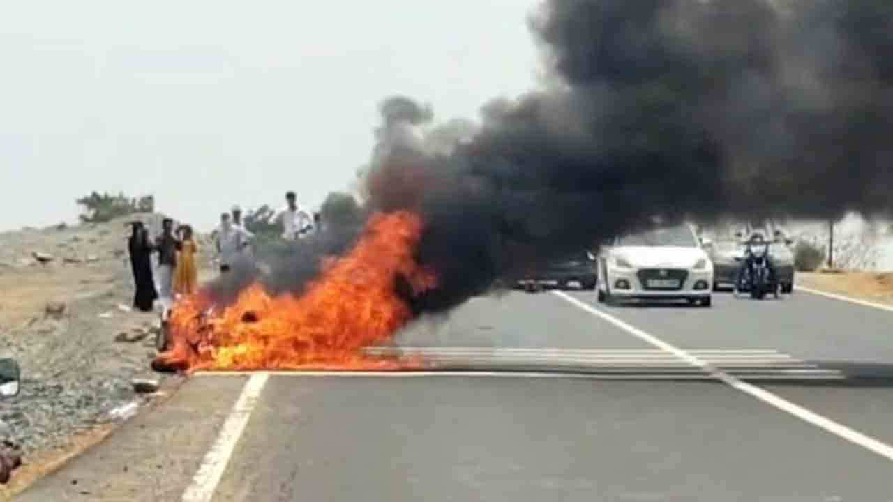 ప్రమాదవశాత్తు స్కూటీ దగ్ధం
