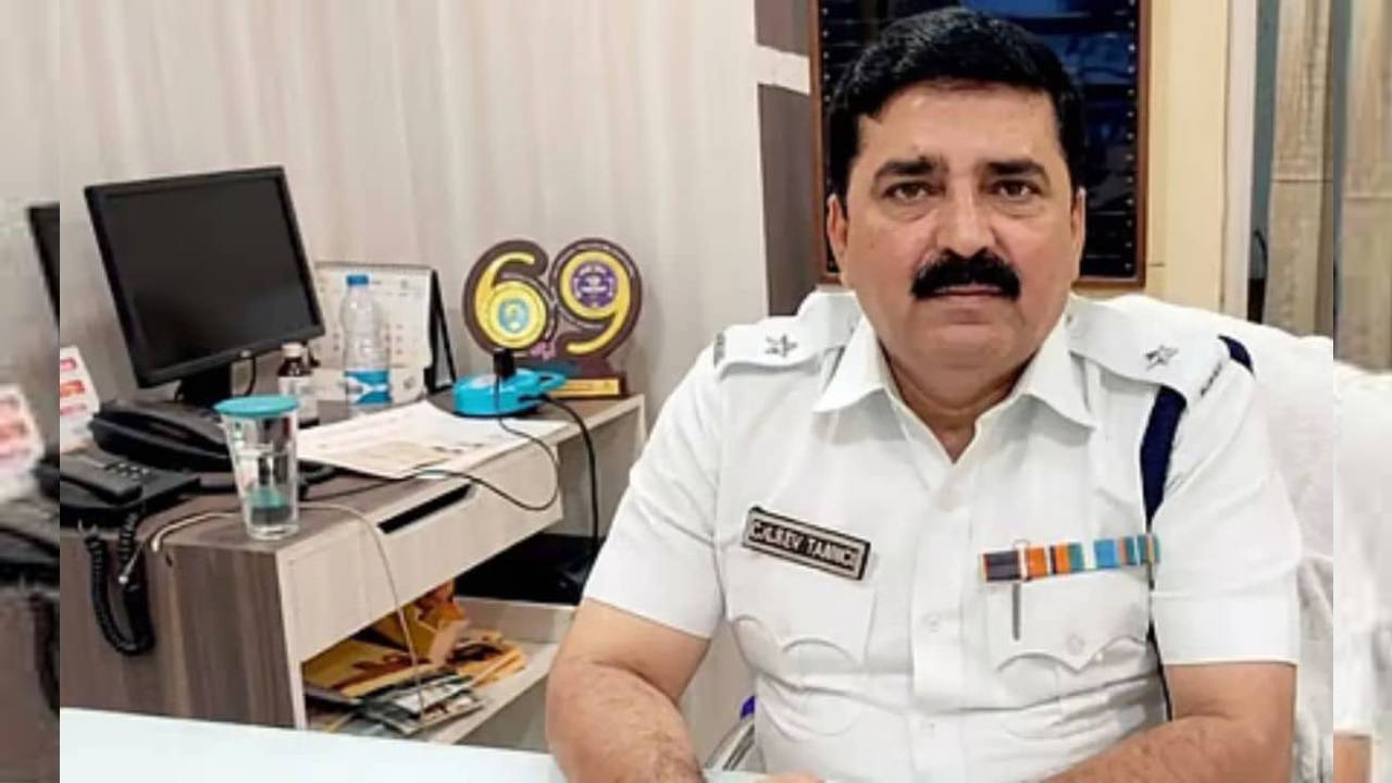 Shantanu Sinha Biswas | కోల్‌కతా డీసీపీ శంతను సిన్హాపై ఈడీ లుకౌట్ నోటీసులు.. మనీ లాండరింగ్ కేసులో జారీ