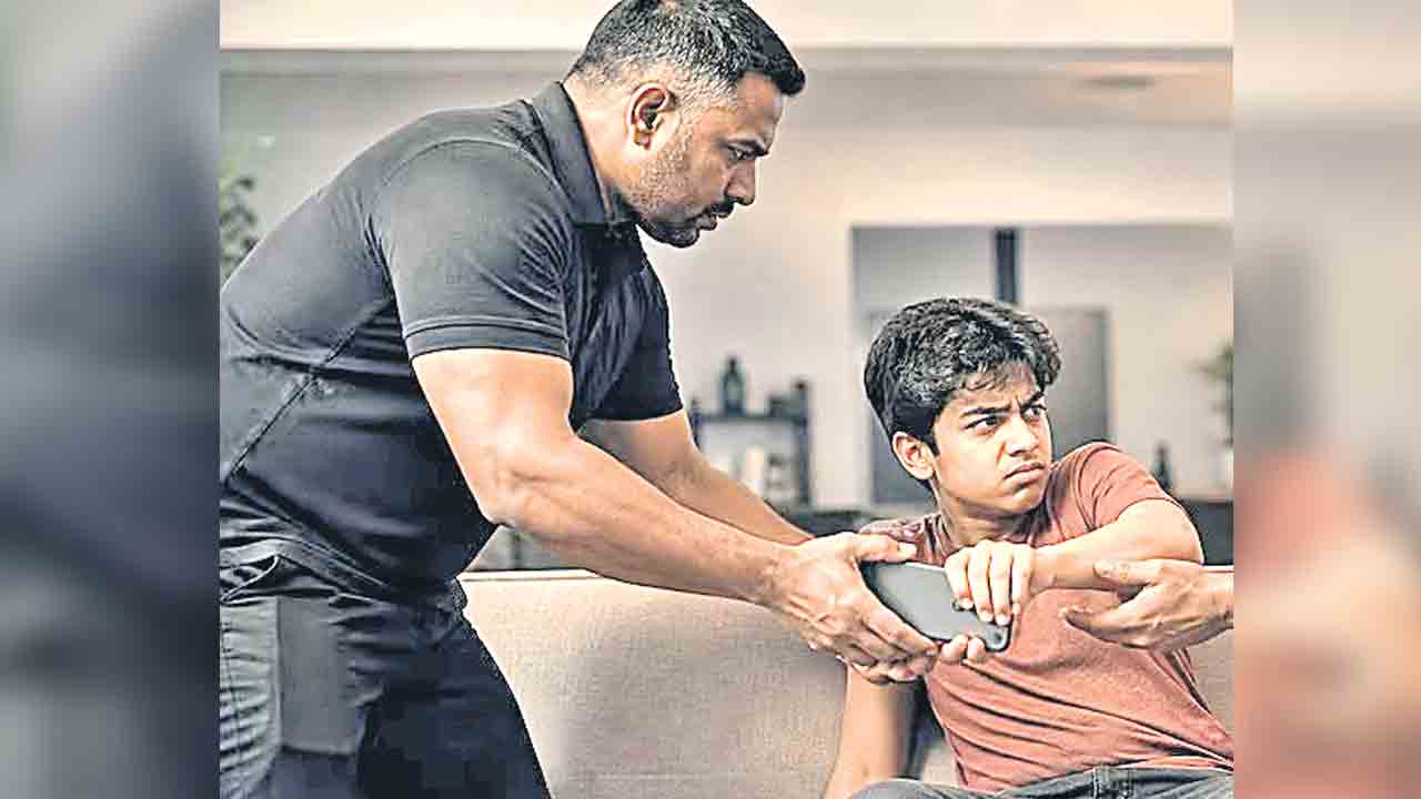డిజిటల్‌ మత్తుకు బౌన్సర్లతో చెక్‌!