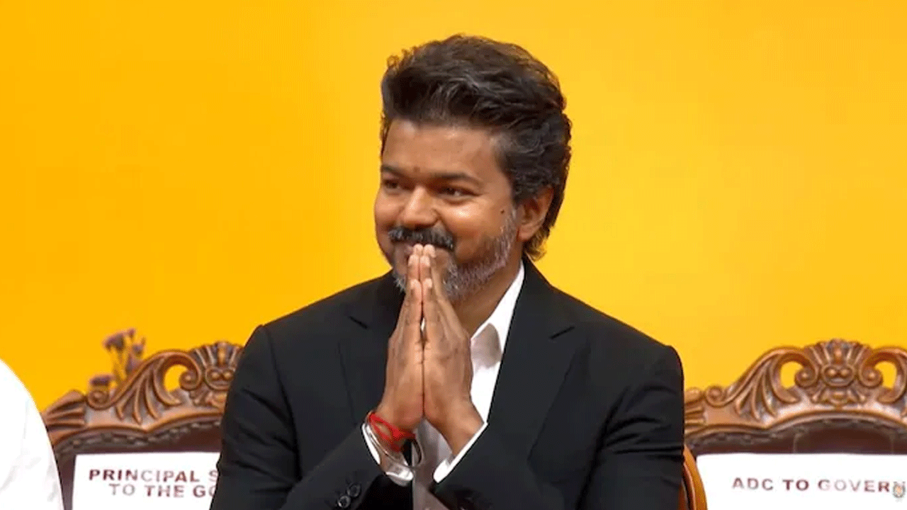 TN CM Vijay | తమిళనాడులో కొత్త శకం ప్రారంభమైందన్న విజయ్‌.. మహిళల భద్రత సహా పలు ఫైళ్లపై సంతకాలు
