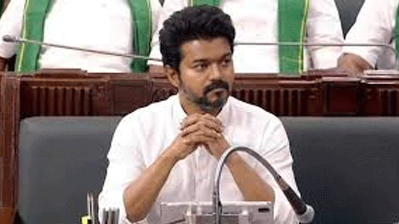 Tamil Politics | 113 మందితో స్థిరమైన ప్రభుత్వాన్ని ఎలా ఏర్పాటు చేస్తావ్‌.. టీవీకే చీఫ్‌ విజయ్‌కి గవర్నర్‌ సూటి ప్రశ్న