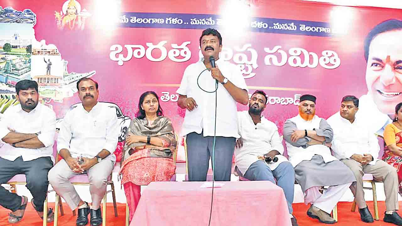 ప్రజా సమస్యలపై పోరాడాలి