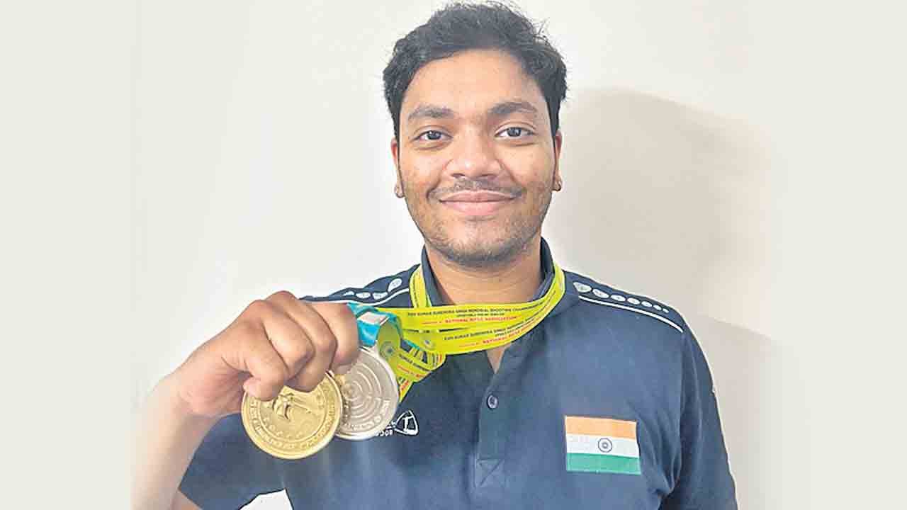 తనిష్క్‌కు స్వర్ణం, రజతం 