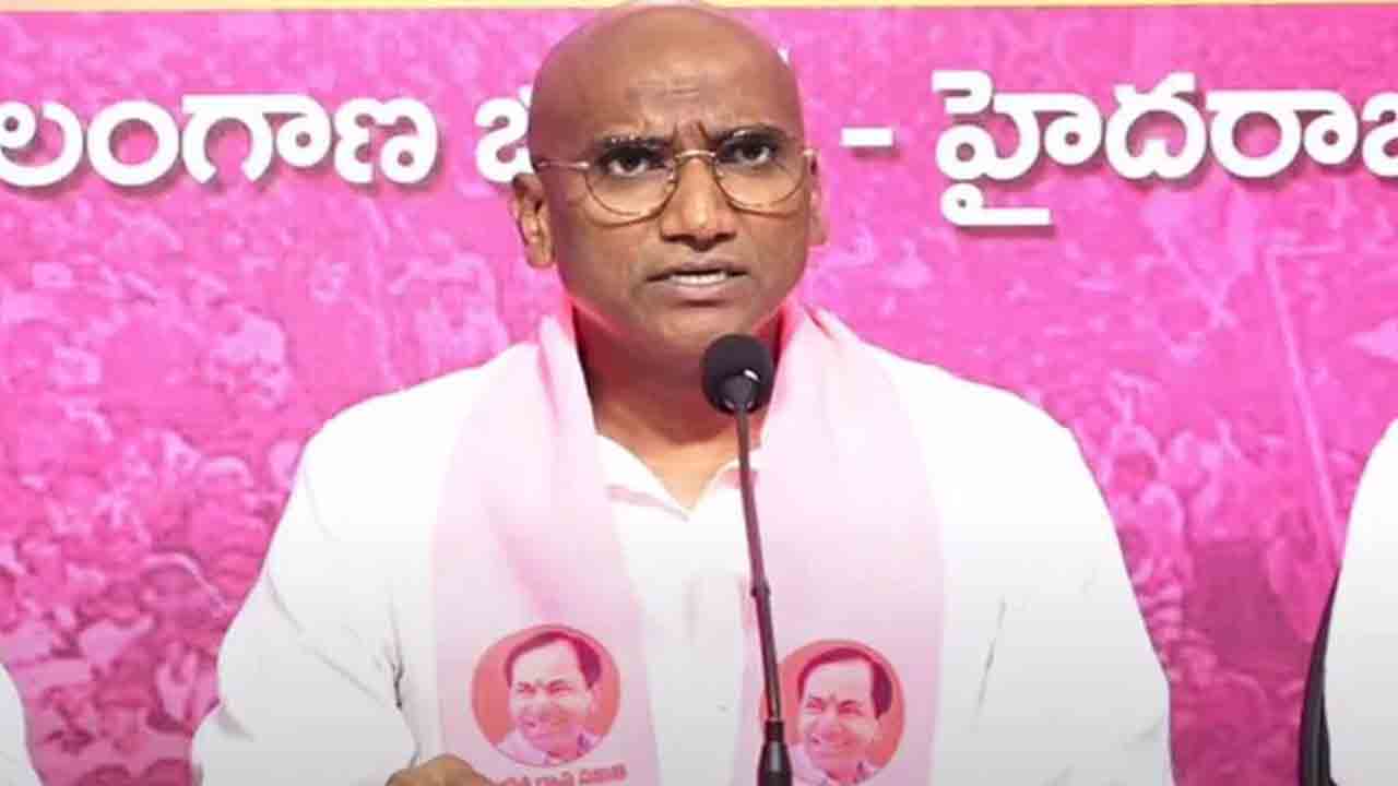 మహాన్యూస్‌ వంశీపై పోలీసులకు ఫిర్యాదు