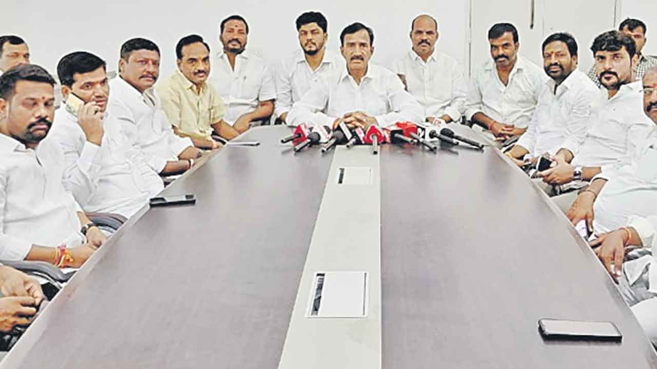 ధాన్యం సేకరణలో ప్రభుత్వాలు విఫలం