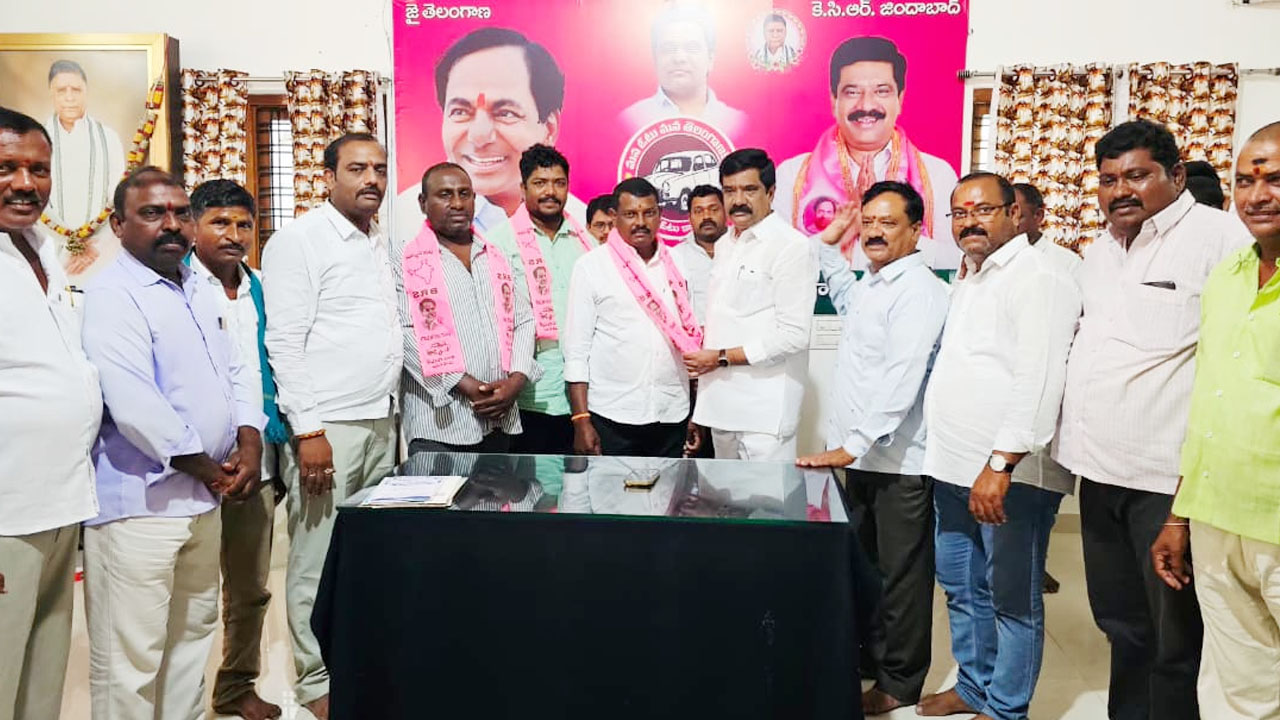 BRS | మాజీ మంత్రి వేముల సమక్షంలో బీఆర్‌ఎస్‌లో కాంగ్రెస్ నాయకుల చేరిక