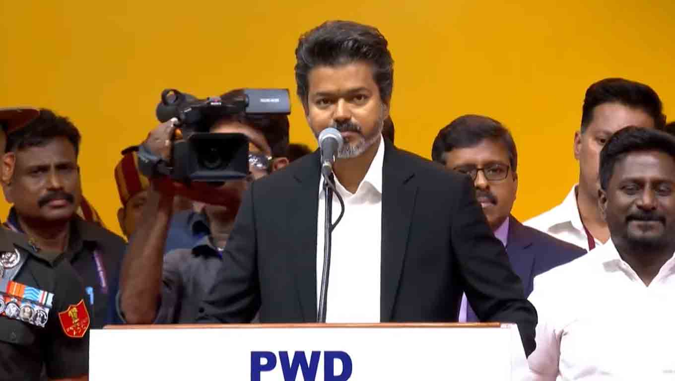 Chief Minister Vijay | ‘ఎన్నుమ్‌ నాన్‌’ అంటూ తమిళంలో సీఎంగా ప్రమాణ స్వీకారం విజయ్