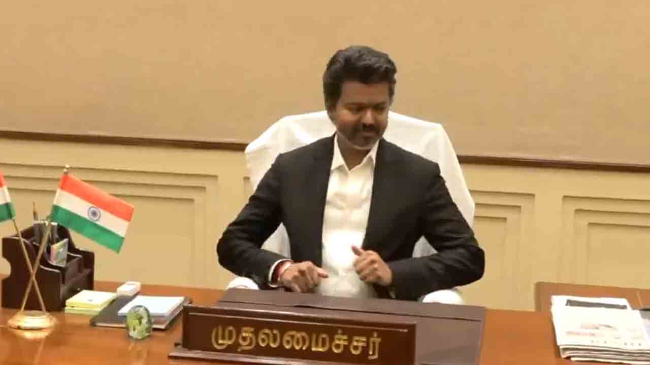 CM Vijay | తమిళనాడు ముఖ్యమంత్రిగా బాధ్యతలు స్వీకరించిన విజ‌య్.. వీడియో