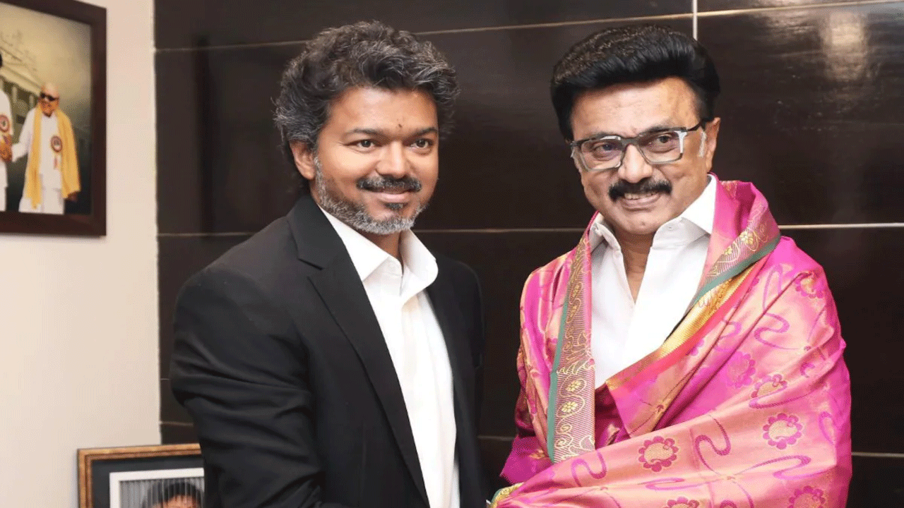 TN CM Vijay | తమిళనాడు మాజీ సీఎం నివాసానికి సీఎం విజయ్‌.. సాదర స్వాగతం పలికిన ఎంకే స్టాలిన్‌.. Video