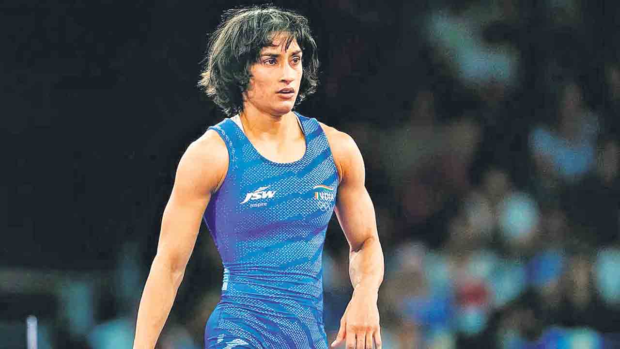 ఢిల్లీ హైకోర్టులో వినేశ్‌కు దక్కని ఊరట