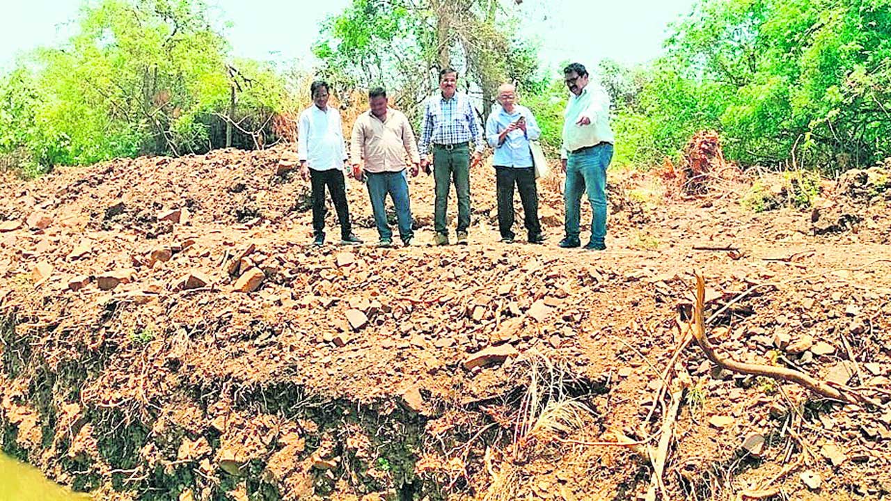 అవి ద్వార బంధాల శిలలు