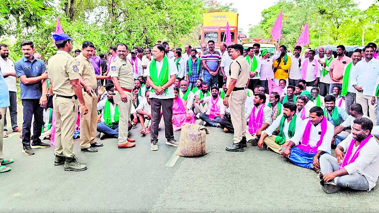 కాంగ్రెస్‌ పాలనలో రైతులకు కష్టాలు