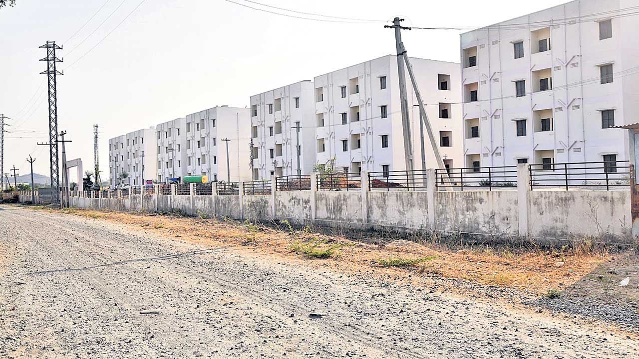 పంపిణీ ఎప్పుడో?