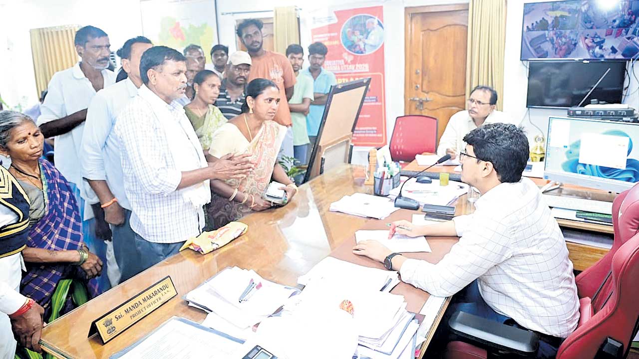 అర్జీలను త్వరగా పరిష్కరించాలి