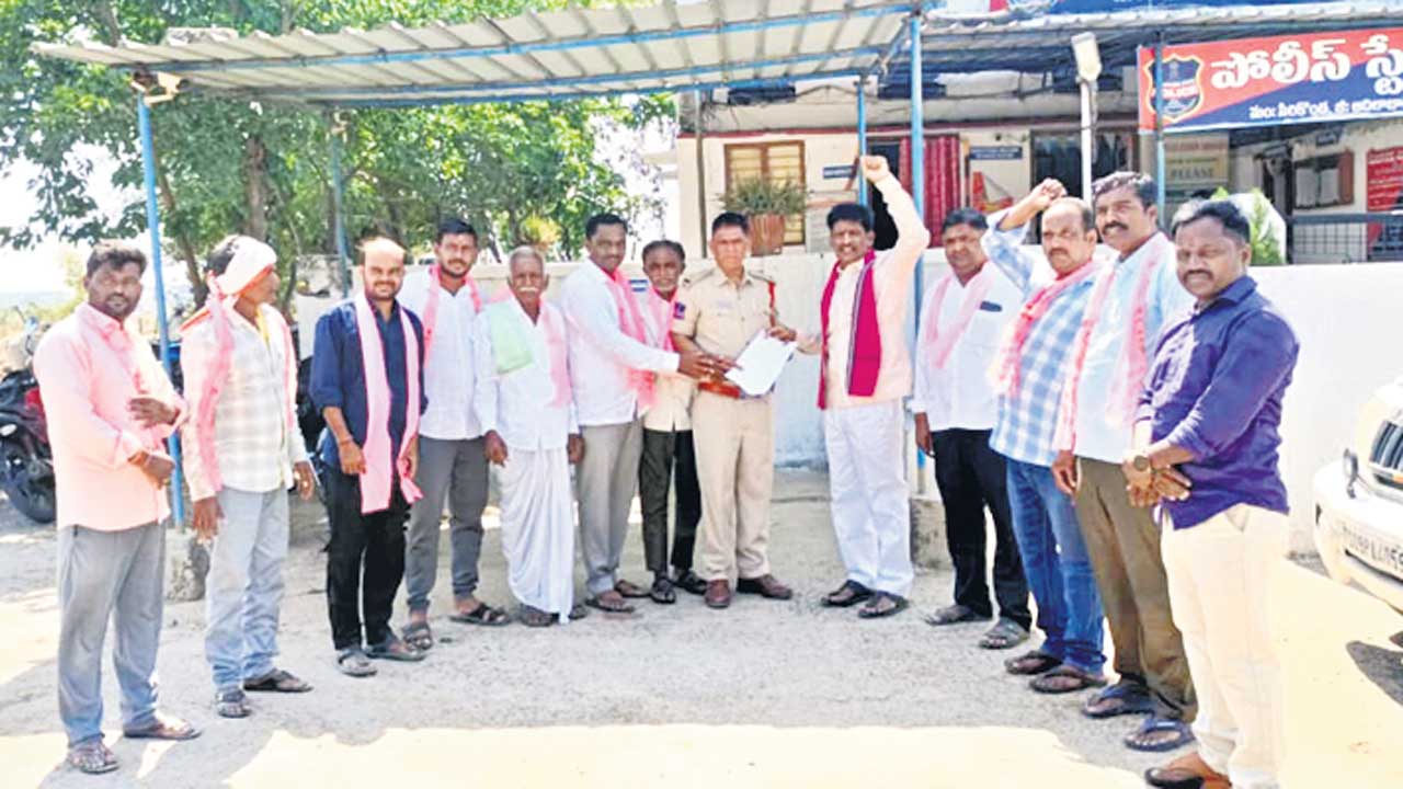 భగీరథ్‌ను వెంటనే అరెస్ట్‌ చేయాలి