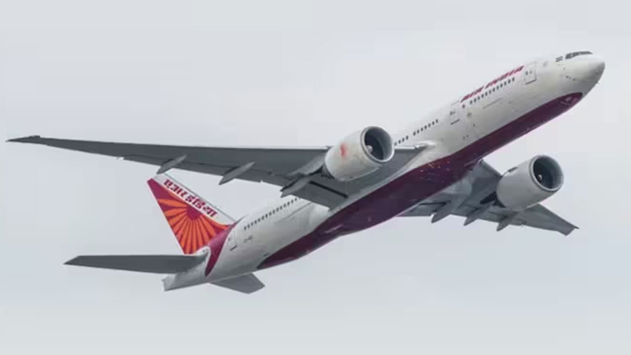 Air India Flight: ఎయిర్ ఇండియా విమానంలో సాంకేతిక లోపం.. శాన్‌ఫ్రాన్సిస్‌కో వెళ్తూ రిట‌ర్న్ వ‌చ్చిన విమానం