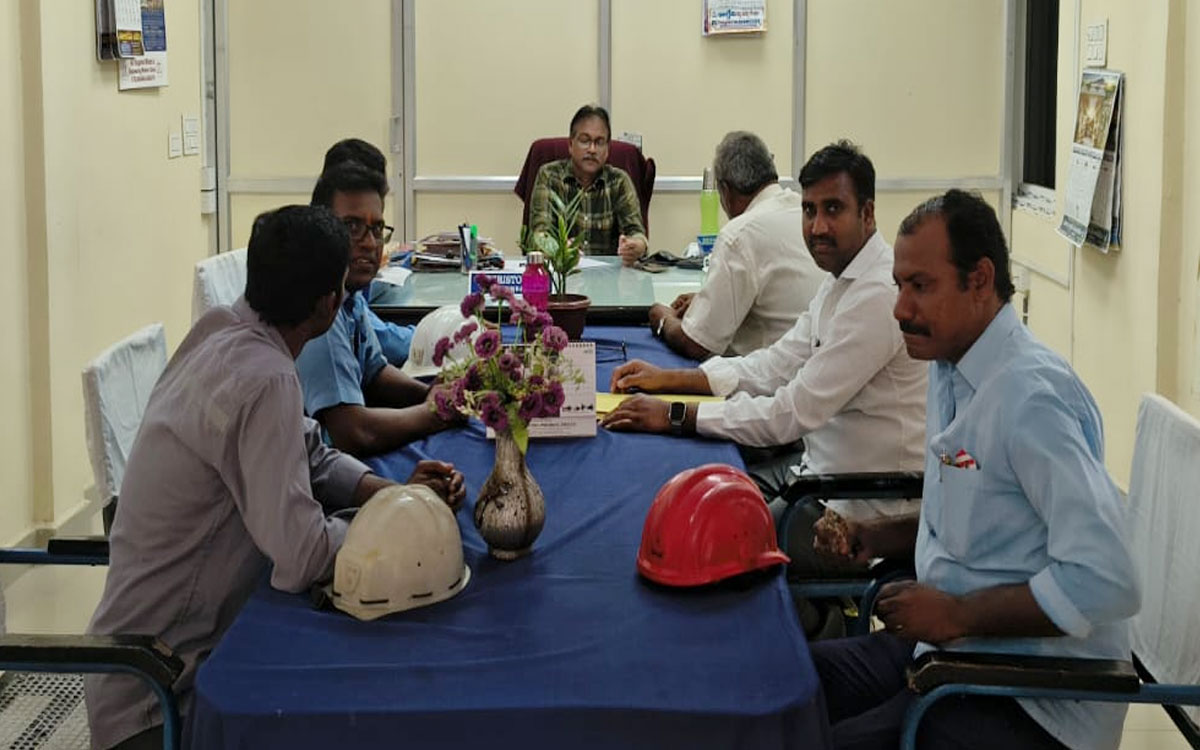 ‘వీకే వర్క్ షాప్ కార్మికుల సమస్యలు వెంటనే పరిష్కరించాలి’