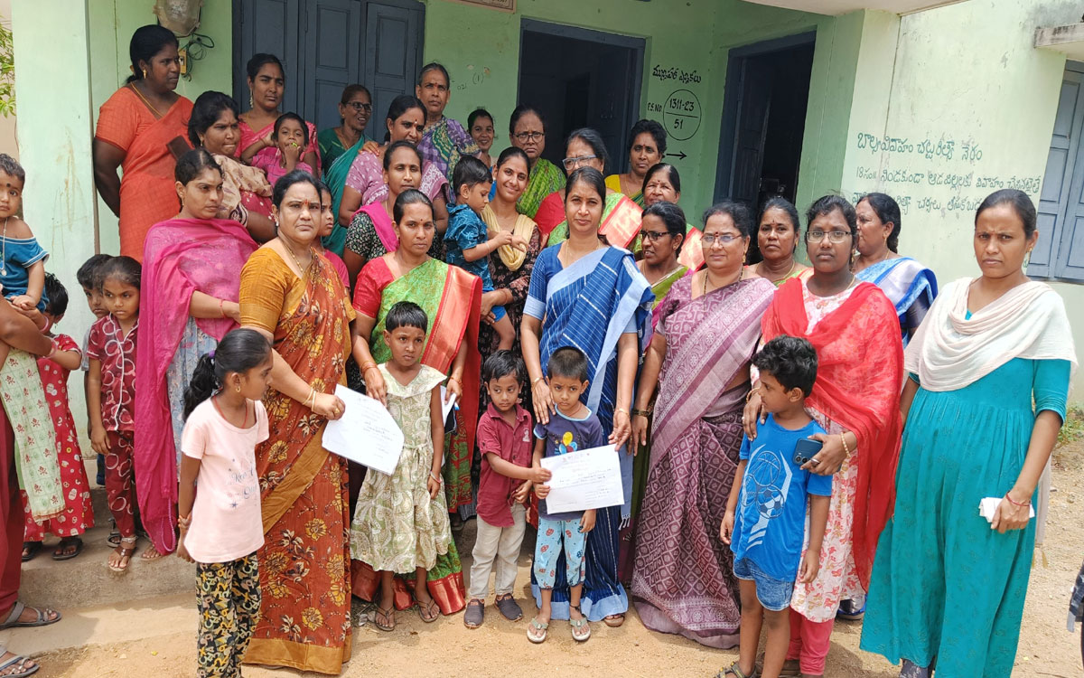 ‘కాన్వెంట్లకు ధీటుగా అంగన్‌వాడీ కేంద్రాలు’
