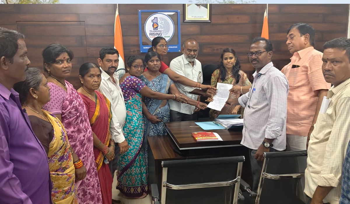 Godavarikhani | మల్లమ్మ కుటుంబంలో ఒకరికి ఉద్యోగం.. సమస్యల పరిష్కారానికి రామగుండం కమిషనర్‌తో కార్మికుల ఒప్పందం