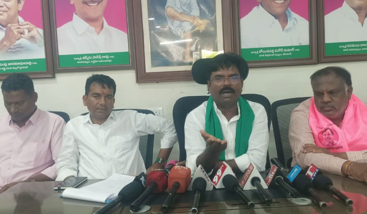 Rasamayi Balakishan | రైతుల మరణాలన్నీ సర్కారు హత్యలే.. మానకొండూరు మాజీ ఎమ్మెల్యే రసమయి