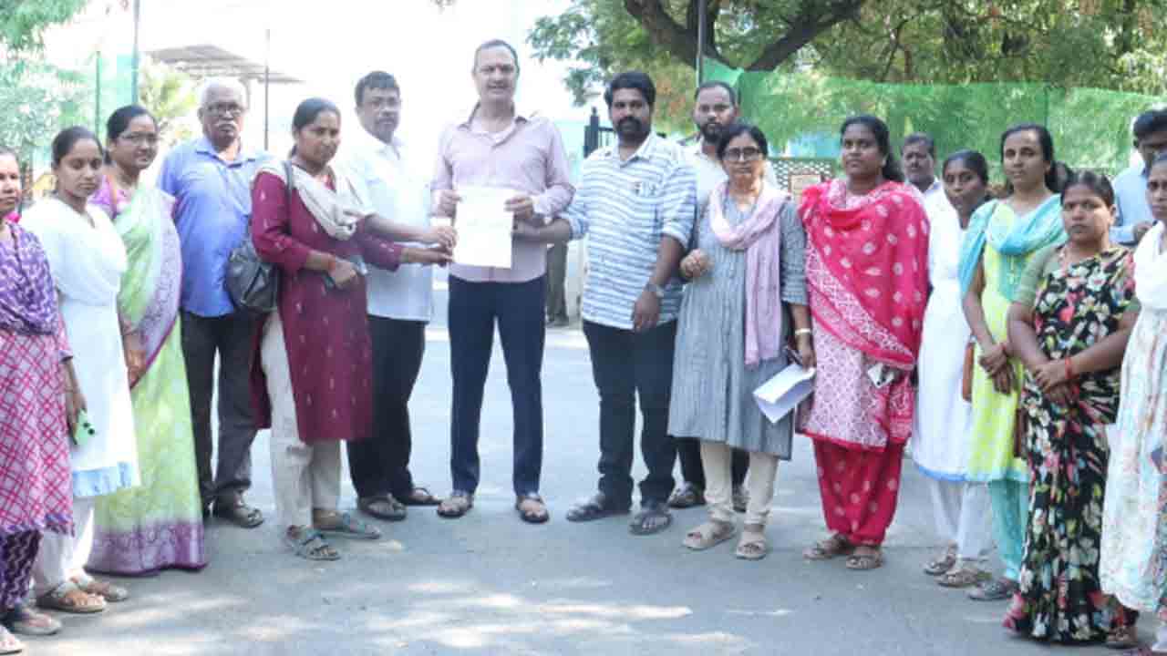 ప్రజారోగ్య పరిరక్షణలో ఆశా వర్కర్లు కీలకం : బండారి లక్ష్మారెడ్డి