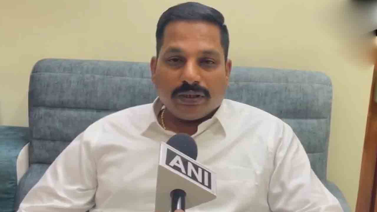 Bandi Sai Bhageerath | బండి సాయి భగీరథ్‌ను నేనే పోలీసులకు అప్పగించా : బండి తరపు న్యాయవాది