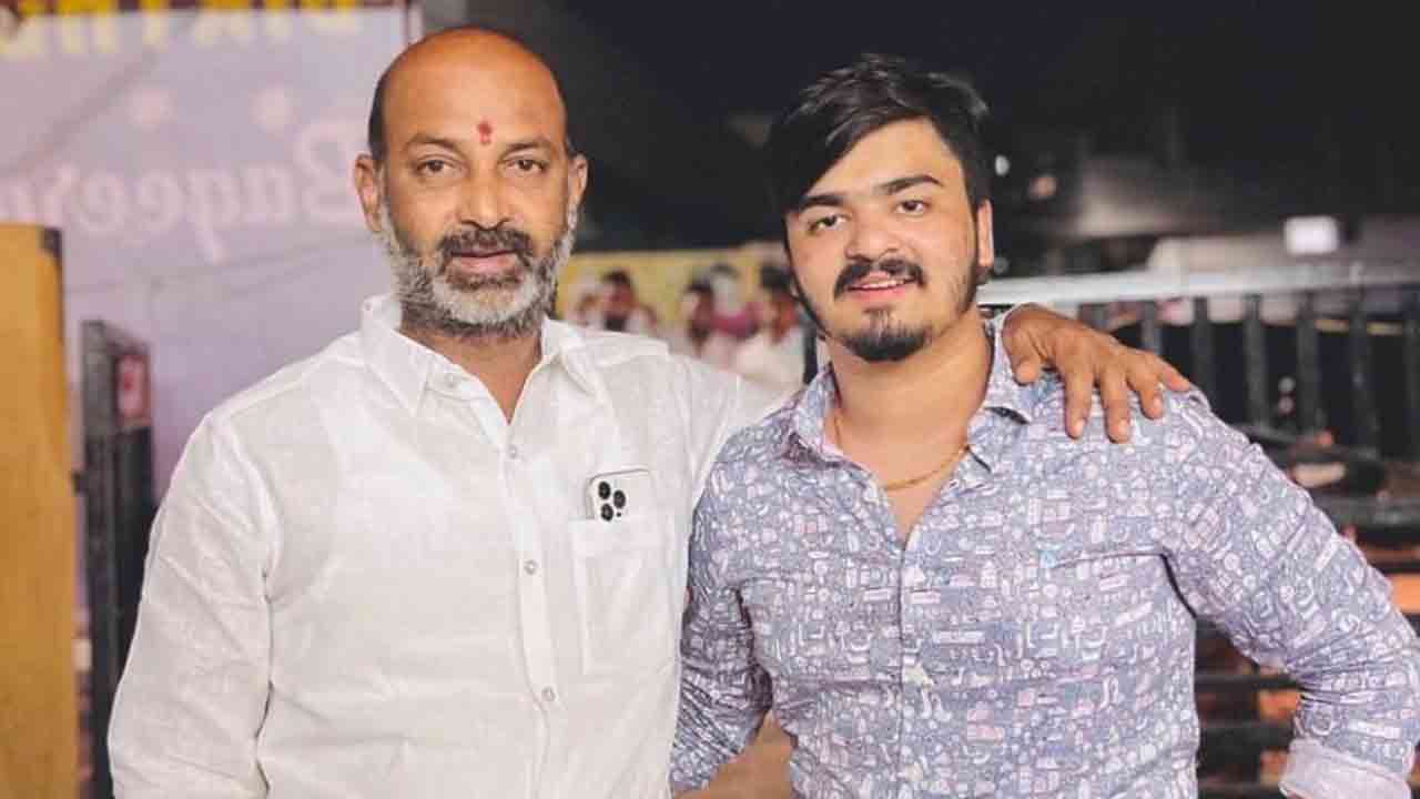 Bandi Sanjay | ఉల్టా కేసు పెట్టబోయి మరింత ఇరుక్కున్న బండి సంజయ్ కుమారుడు.. కీలక సాక్ష్యాలు ఇచ్చిన సాయి భగీరథ్