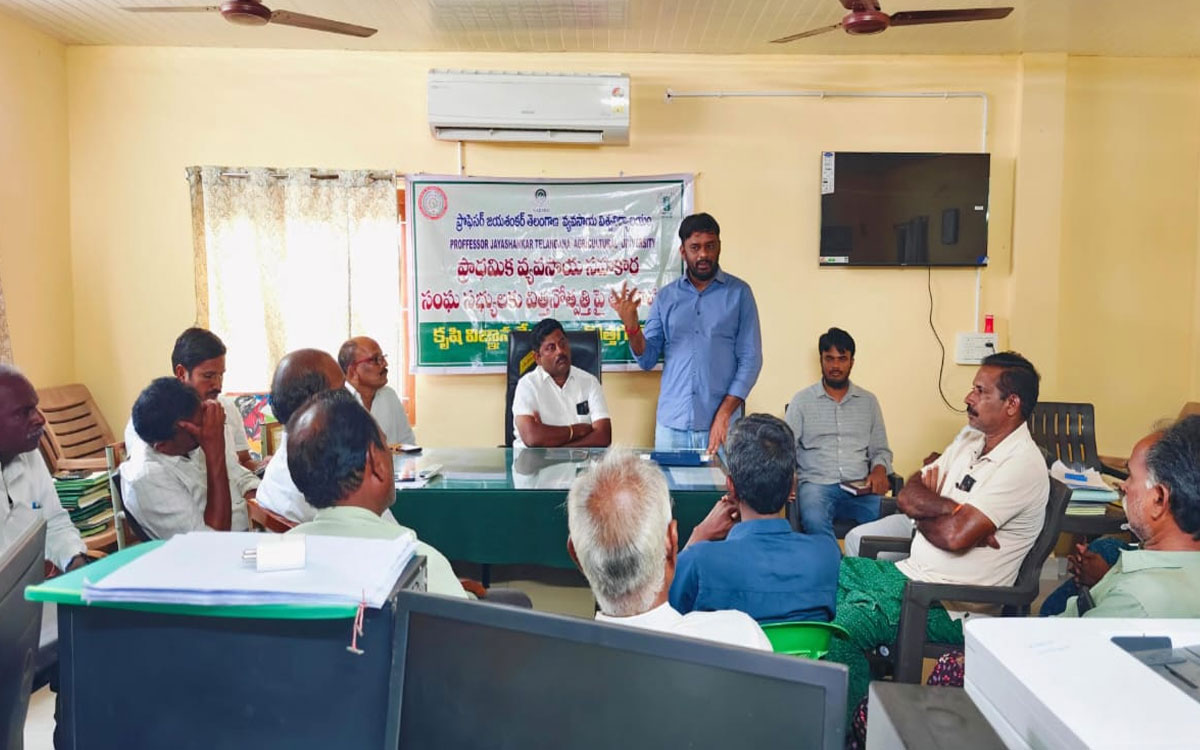‘మార్కెట్ డిమాండ్‌ను బట్టి రైతులు వరి రకాలు ఎంపిక చేసుకోవాలి’