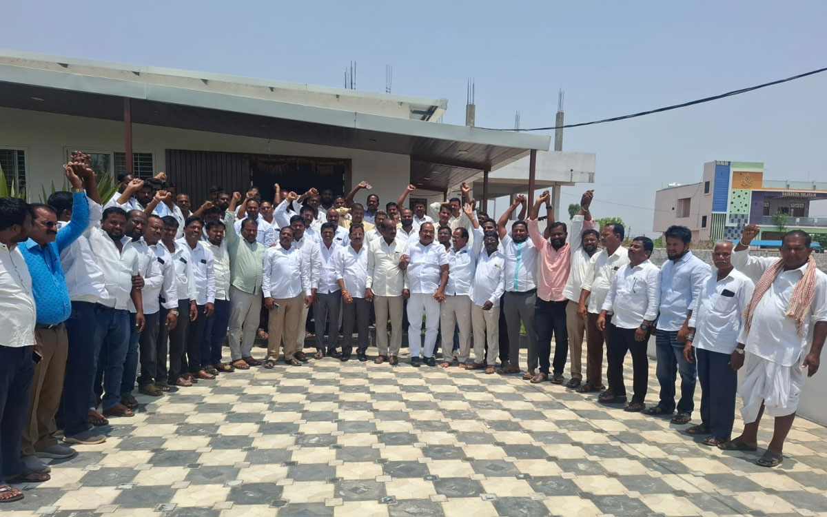 ధాన్యం కొనుగోళ్లలో ప్రభుత్వ నిర్లక్ష్యంపై బీబీన‌గ‌ర్‌లో రేపు మహాధర్నా