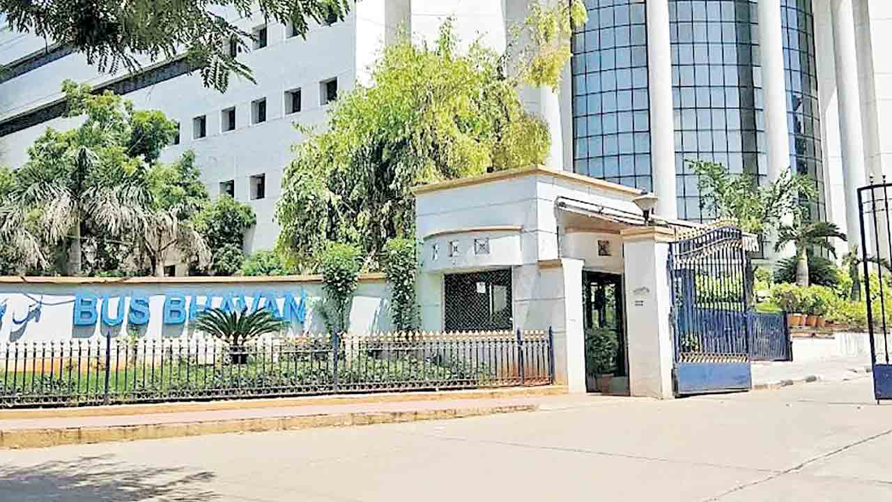 ఆర్టీసీ విలీనానికి ఎన్నికలతో మెలిక!