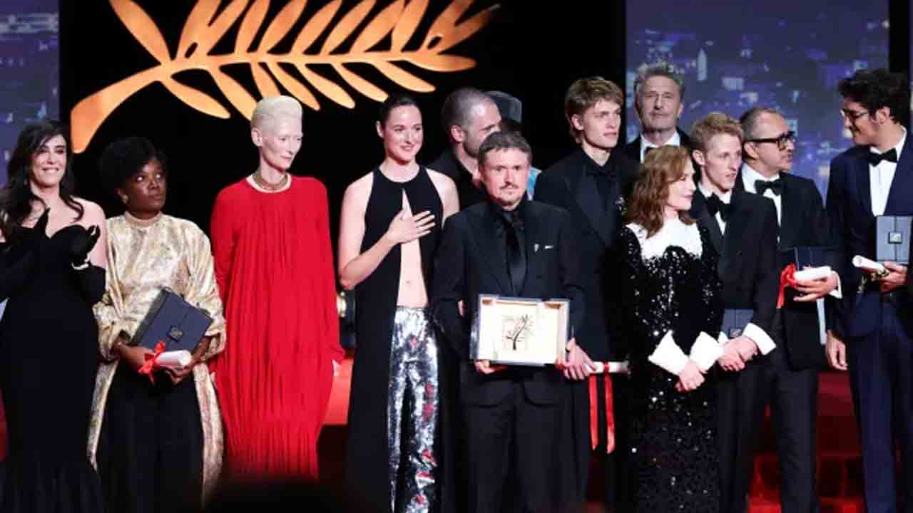 Cannes 2026 | 79వ కేన్స్ ఫిల్మ్ ఫెస్టివల్ విజేతలు వీరే.. ప్రపంచ వేదికపై మెరిసిన తెలంగాణ ఇక్కత్ బ్రాండ్!