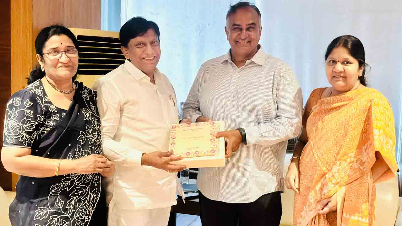Vemulavada | ‘చల్మెడ’ దంపతులకు బోయినపల్లివారి వివాహ ఆహ్వానం..!