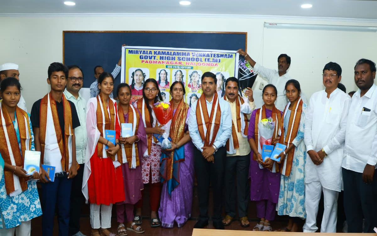 విద్యార్ధులు లక్ష్య సాధన దిశగా ప్రయత్నం చేయాలి : కలెక్టర్ చంద్రశేఖర్