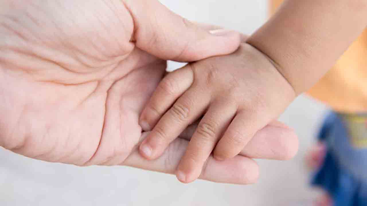 Child | జ్వరం వచ్చిందని పసికందును ఆస్పత్రికి తీసుకెళ్లారు.. కానీ అంతలోనే..!