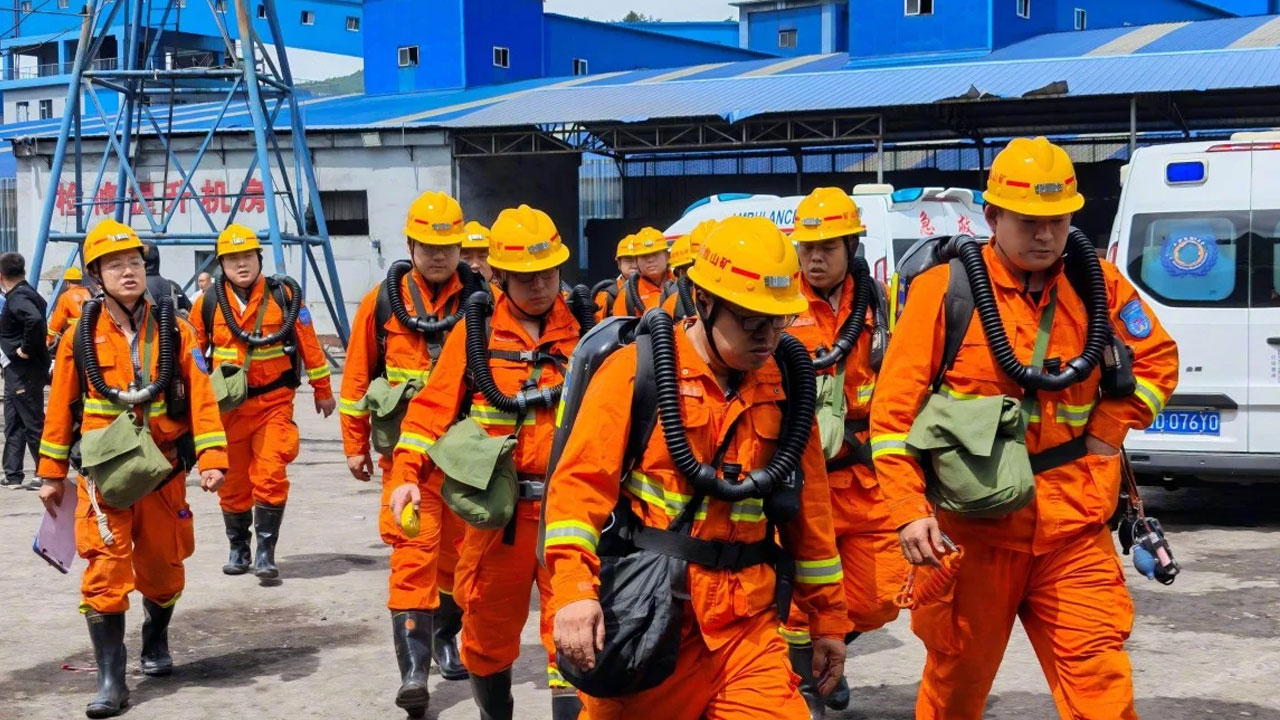 China Coal Mine: చైనా బొగ్గు గ‌నిలో పేలుడు.. 82 మంది మృతి
