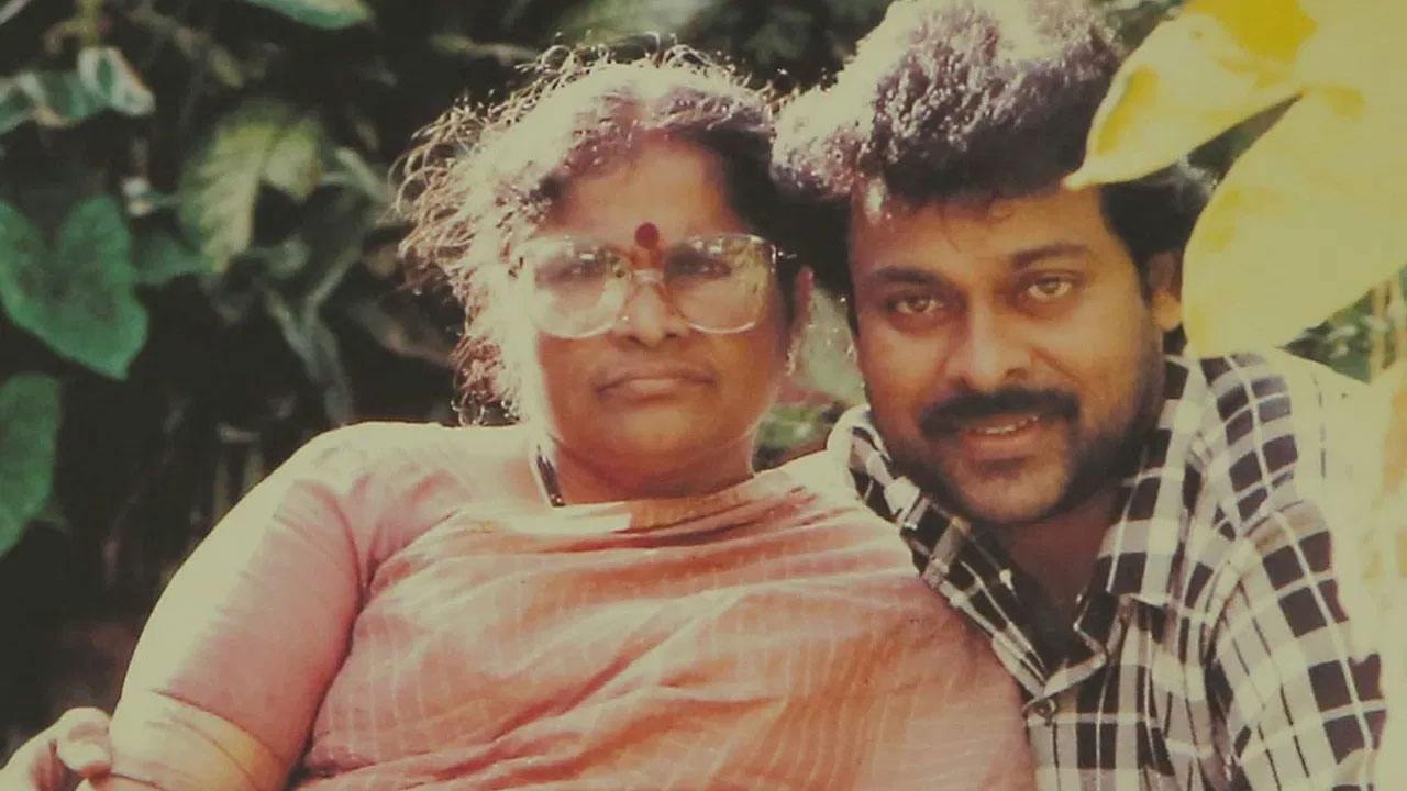 Chiranjeevi | మదర్స్ డే సందర్భంగా అరుదైన ఫొటోలు షేర్ చేసిన చిరంజీవి.. వైరల్ అవుతున్న మెగా ఫ్యామిలీ త్రోబ్యాక్స్!