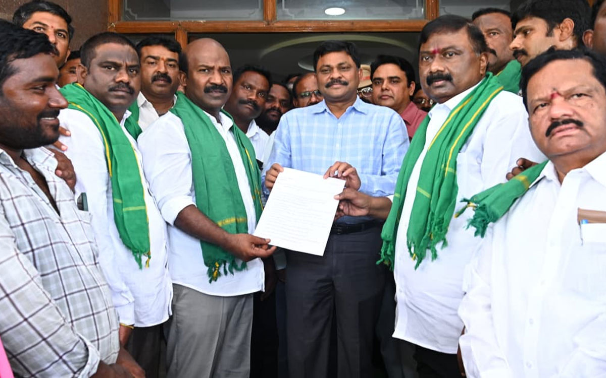 'ధాన్యం కొనుగోళ్లలో రైతులకు జరుగుతున్న అన్యాయాలపై చర్యలు తీసుకోవాలి'