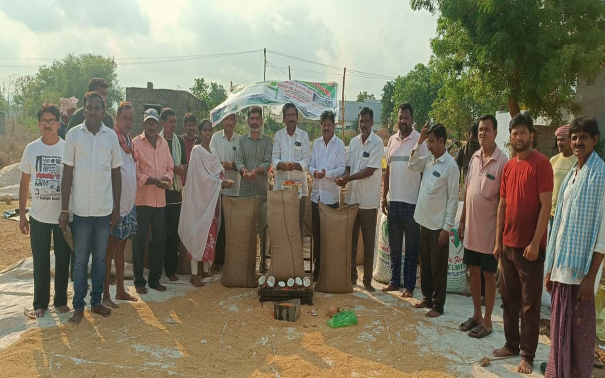 చుంచుపల్లి తండాలో ధాన్యం కొనుగోలు కేంద్రం ప్రారంభం