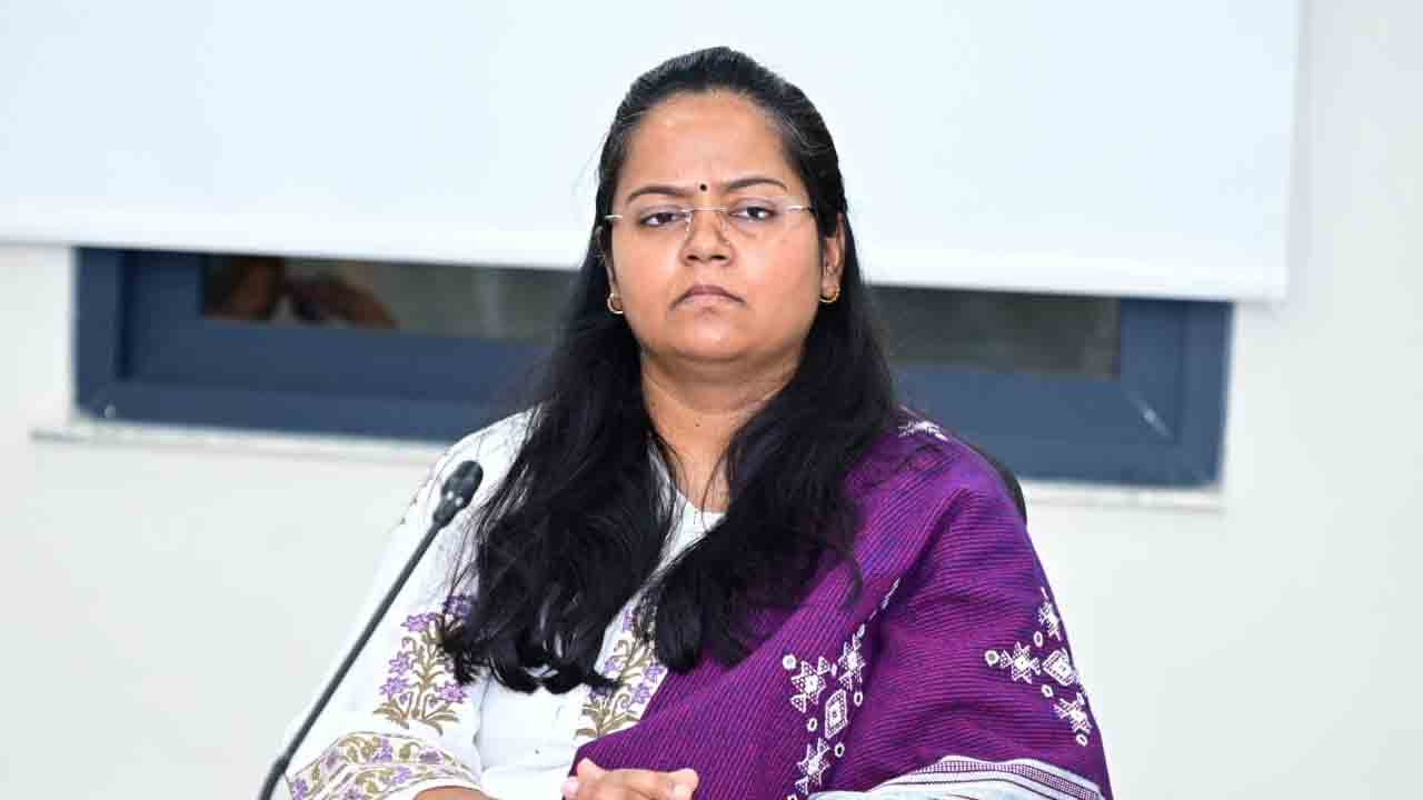Collector Pratima Singh | ప్రజల సౌకర్యార్థం కంట్రోల్ రూమ్ ఏర్పాటు.. ఓటరు జాబితా సవరణ కార్యక్రమంపై కలెక్టర్ ప్రతిమా సింగ్