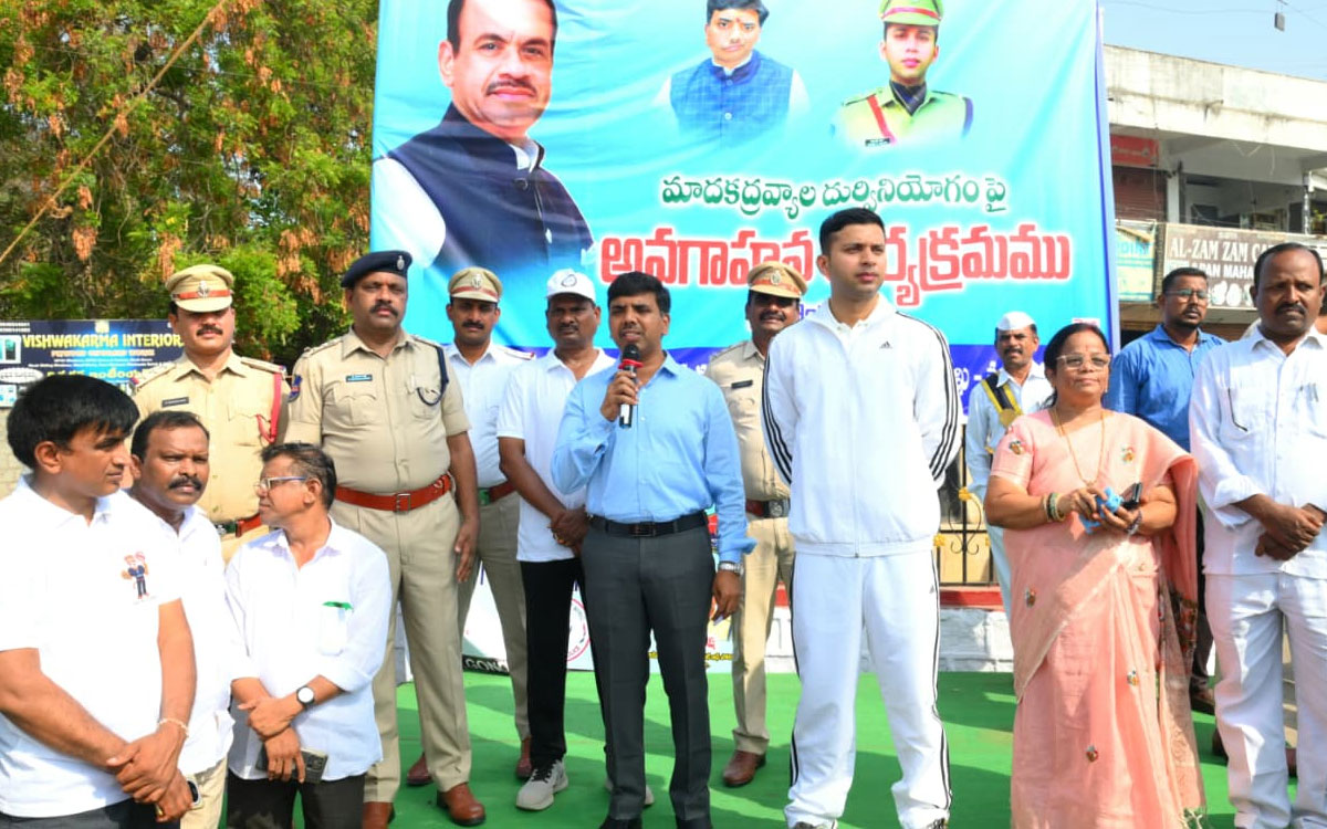 ‘జీవితంలో ఉన్న‌త స్థాయికి రావాలంటే వీటికి దూరంగా ఉండాలి’