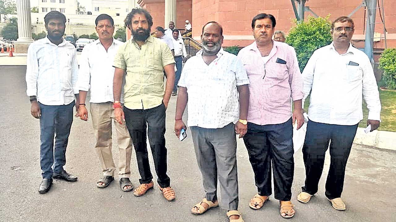 బిల్లులిప్పించండి మహాప్రభో