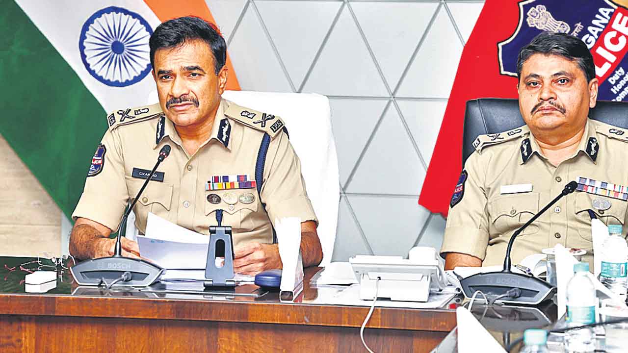 పోలీసులూ.. డ్యూటీలో నిర్లక్ష్యం వద్దు