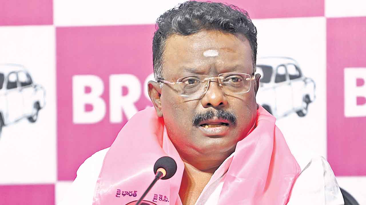 తెలంగాణ రైజింగ్‌ కాదు.. సింకింగ్‌