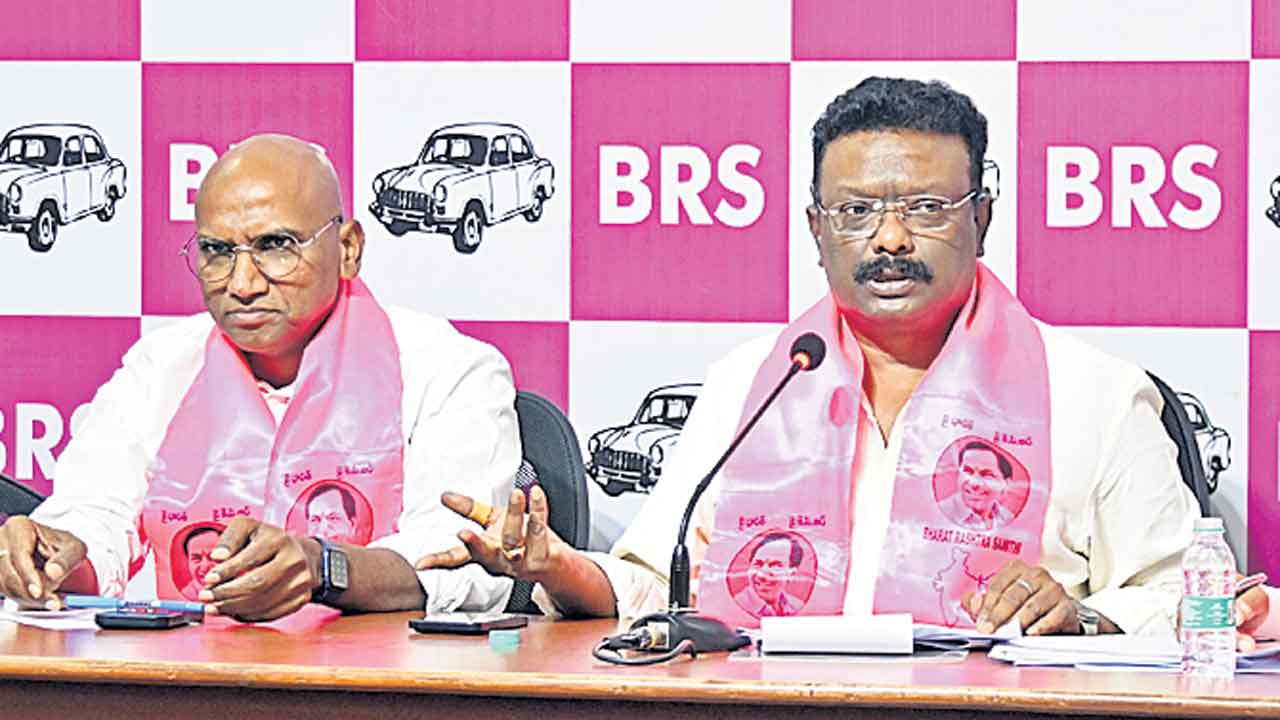 పొంగులేటిని కాపాడుతున్నది ఎవరు?