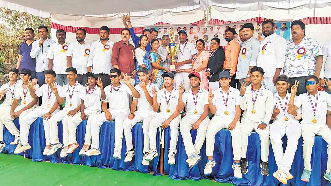 స్కూల్‌ గేమ్స్‌ ఫెడరేషన్‌ క్రికెట్‌ టోర్నీ విజేత ఢిల్లీ