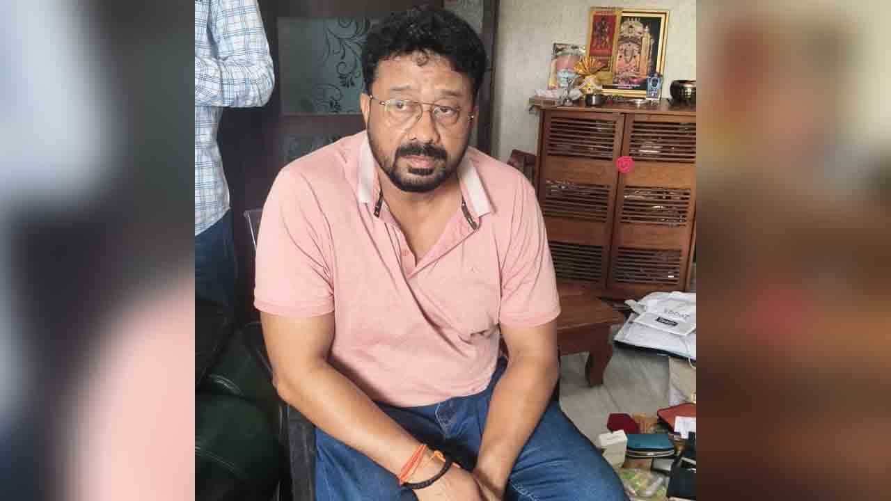 ACB | డిప్యూటీ కలెక్టర్ వంశీ మోహన్‌ ఇళ్లలో ఏసీబీ సోదాలు..భారీగా ఆస్తుల గుర్తింపు