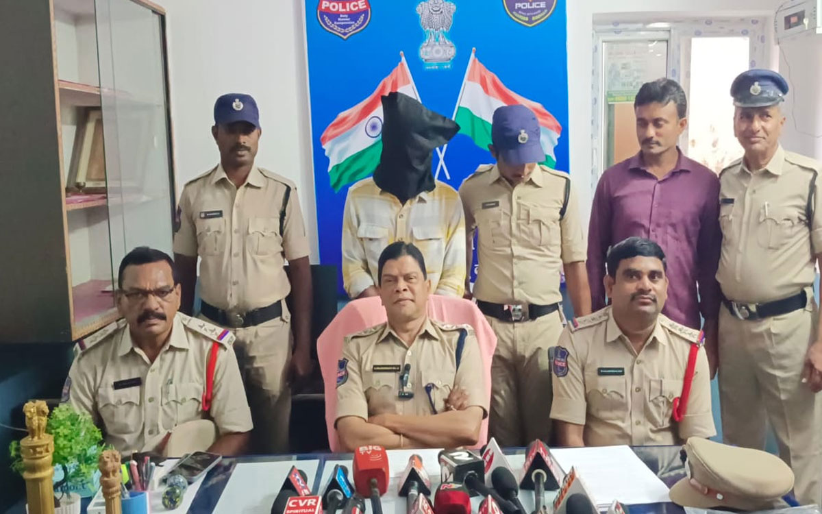 మిర్యాల‌గూడ‌లో చైన్ స్నాచ‌ర్ అరెస్ట్
